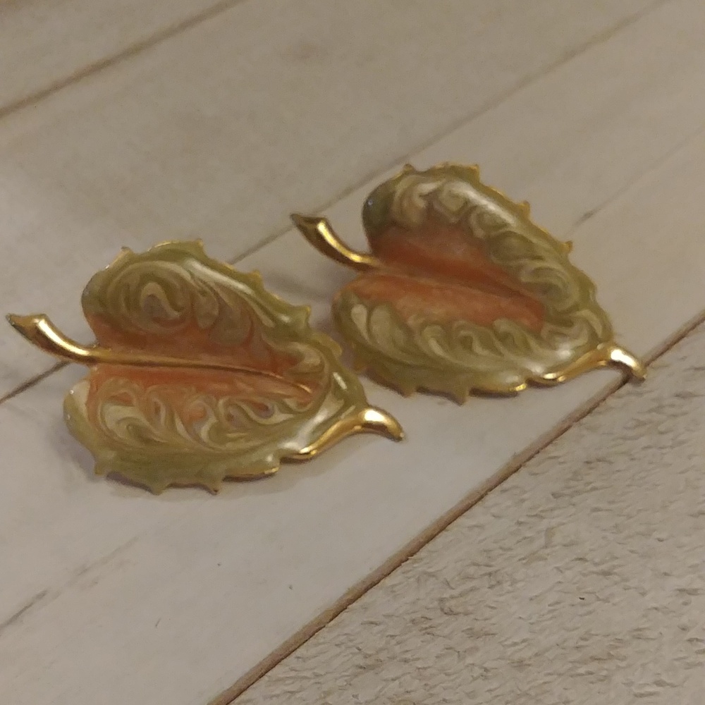 Vintage Enamel Leaf Earrings